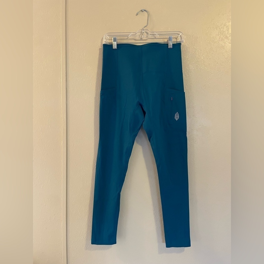 NWOT Free People Movement Latitude Leggings sz M